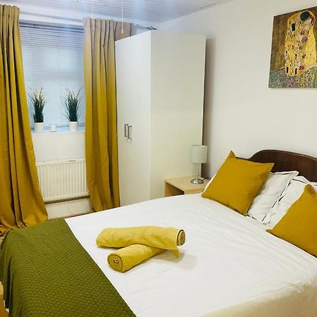 Cosy Flat Close To East Finchley Station ลอนดอน ภายนอก รูปภาพ