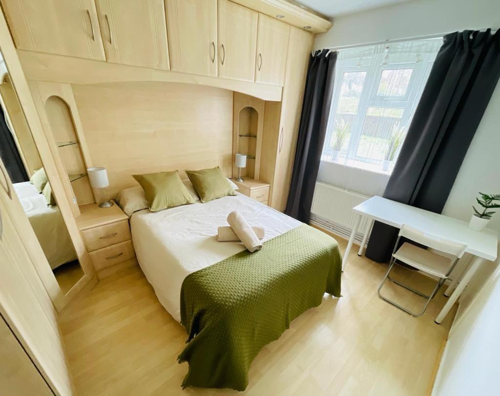 Cosy Flat Close To East Finchley Station ลอนดอน ภายนอก รูปภาพ