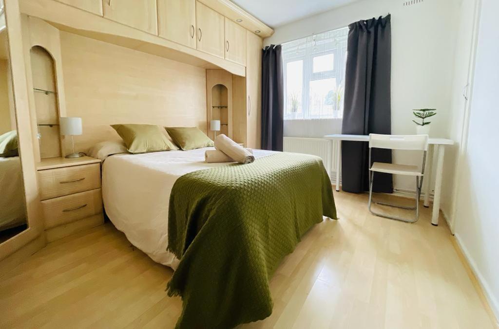 Cosy Flat Close To East Finchley Station ลอนดอน ภายนอก รูปภาพ