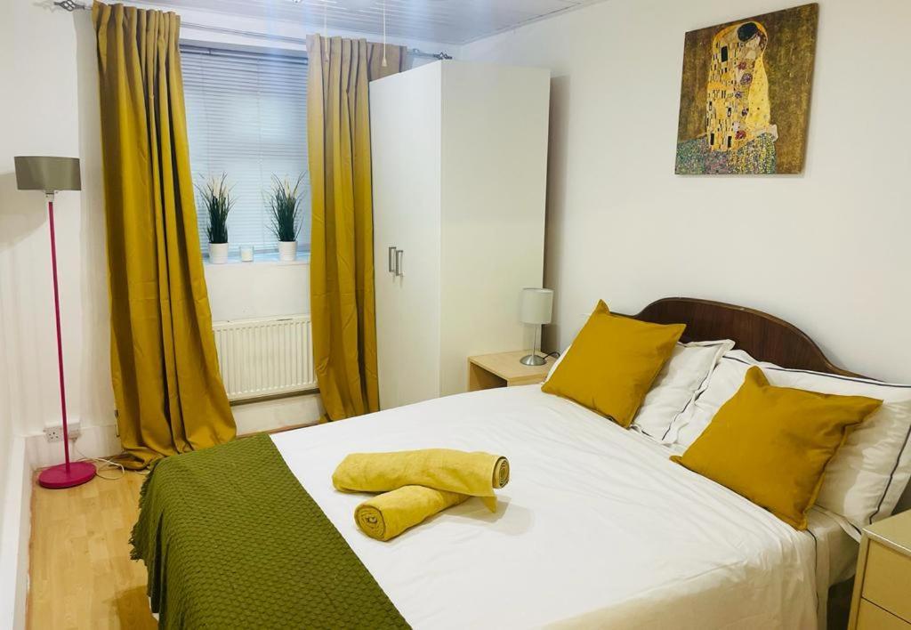Cosy Flat Close To East Finchley Station ลอนดอน ภายนอก รูปภาพ