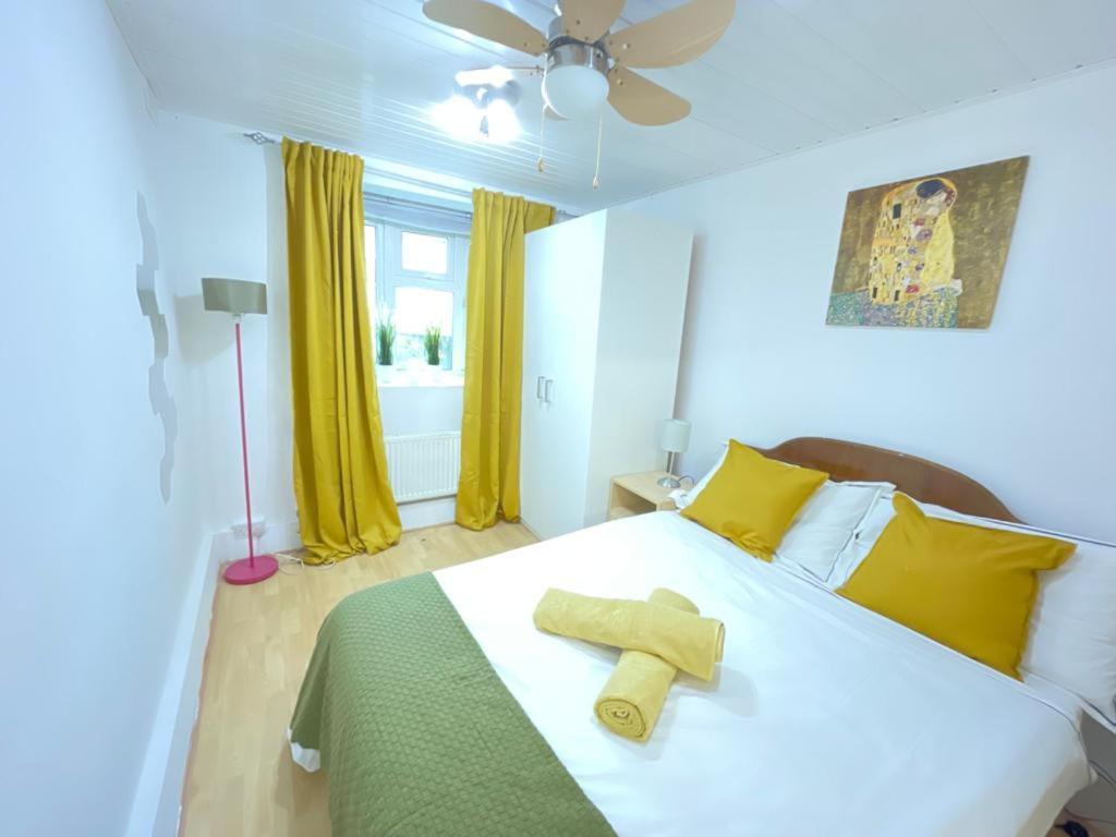 Cosy Flat Close To East Finchley Station ลอนดอน ภายนอก รูปภาพ