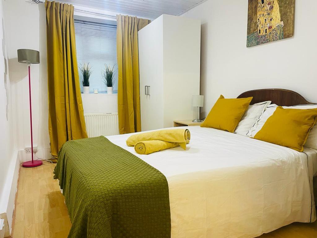 Cosy Flat Close To East Finchley Station ลอนดอน ภายนอก รูปภาพ