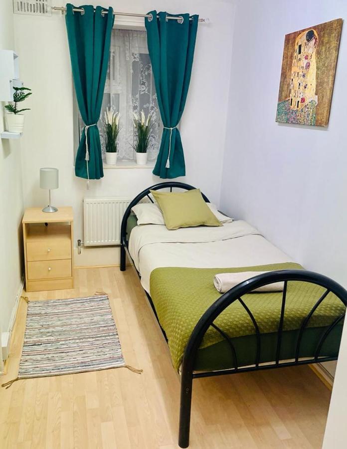 Cosy Flat Close To East Finchley Station ลอนดอน ภายนอก รูปภาพ